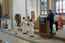 Feier der 1. Heiligen Kommunion in Sankt Crescentius (Foto: Karl-Franz Thiede)